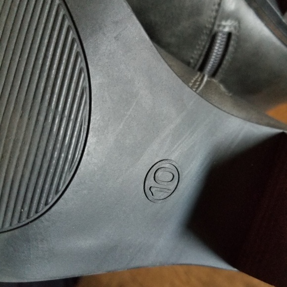 Grey Cowboy Boots (Size 10) - Picture 5 of 6